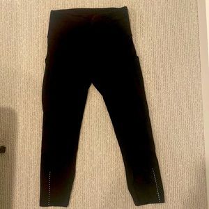 Fast and free Lululemon crops